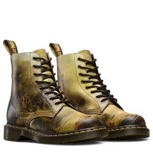 Dr. Martens Museum Collection Distressed Boots S 5
